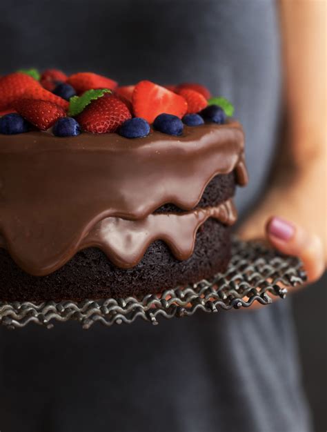 Bolo De Chocolate Decorado Frutas Vermelhas Compartilhar Bolo