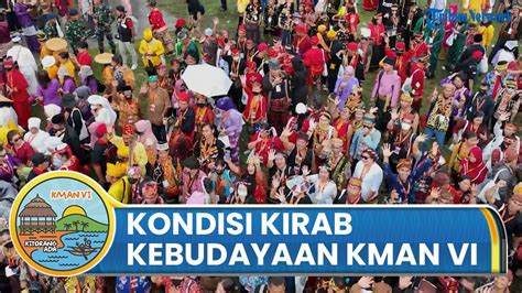 Suasana Kemeriahan Kirab Kebudayaan Kongres Masyarakat Adat Vi Di