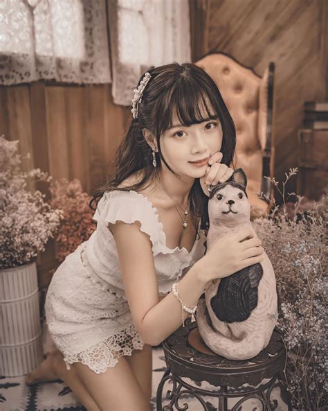 Hot girl mạng lộ ảnh thật béo như khủng long khiến fan nam chạy mất dép Titanic Nơi mọi