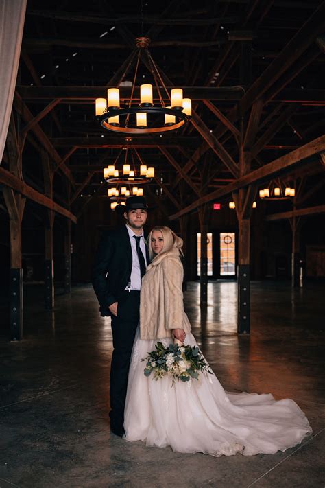 Snowy Styled Shoot - Tobacco Barn Farm