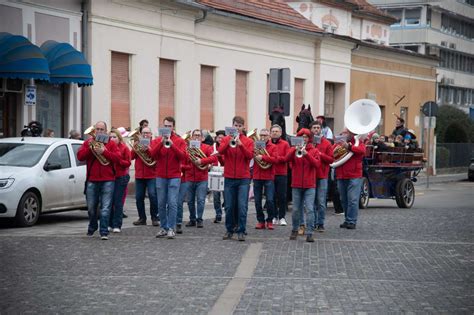 Foto Pustne Maske Zavzele Sredi E Murske Sobote Vestnik Si