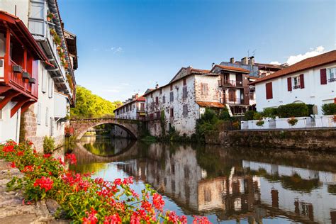 Ici Guetcho Donibane Garazi En Basse Navarre