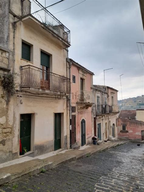 Casale Cascina In Vendita In Via Fiume Grande S N C Palazzolo Acreide