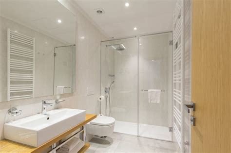 ADA Bathroom Requirements Commercial Buildings 2023 - TubToday