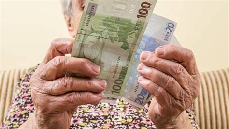 Esta es la subida que reciben las pensiones de viudedad en 2025 más de