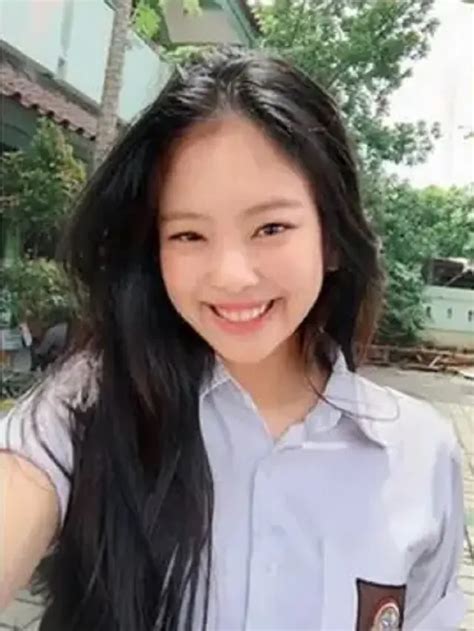 6 Editan Foto Jennie Blackpink Jika Sekolah Di Indonesia Ini Bikin Ketawa Geli Hot Liputan6