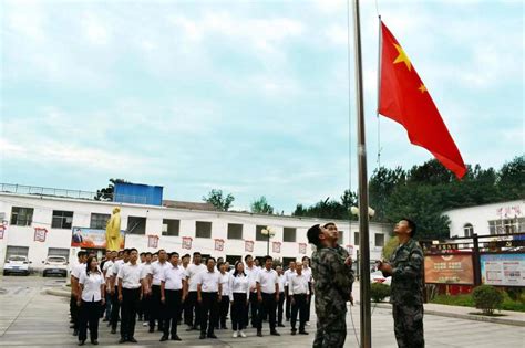 喜迎党的二十大 踔厉奋发向未来——开封通许县竖岗镇举行“迎国庆”升国旗仪式 中国日报网