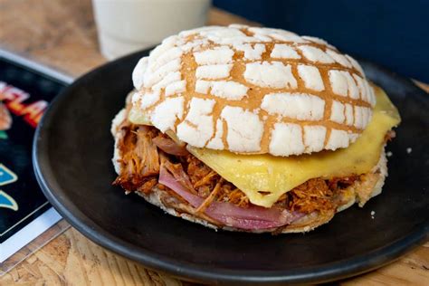 La Conchinflada ¡conchas Rellenas De Cochinita En Cdmx