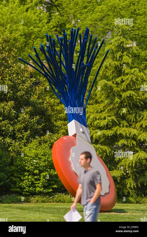 Washington Dc Usa Typewriter Eraser Sculpture By Claes Oldenburg And Coosje Van Bruggen