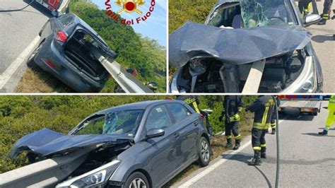 Sardegna Si Conficca Con Lauto Nel Guardrail Ed Esce Illeso