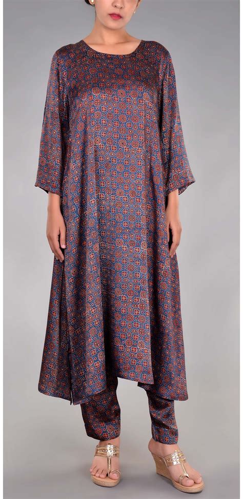 Bandhani Dresses - Bandhaje.com | Bandhani dress, Sustainable fashion clothes, Tunic dress