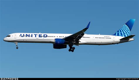 N Boeing United Airlines Mark Szemberski Jetphotos