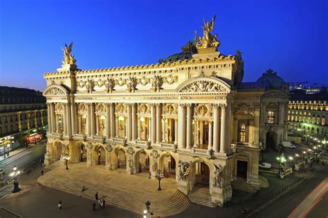 photographie dart de lopera garnier  paris de nuit en france