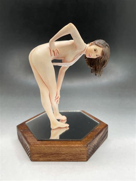 マックスファクトリー PLAMAX Naked Angel スケール Dスキャン プラスチックモデル キット JULIA前屈ポーズギミック付塗装済完成品 QQ