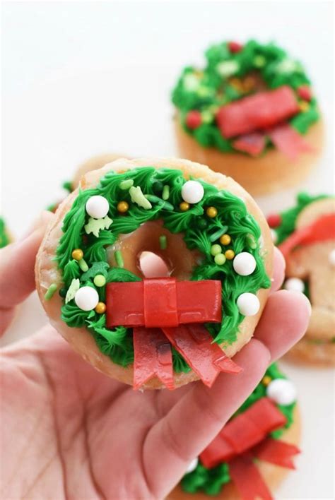 Easy Adorable Christmas Donuts Savvy Saving Couple