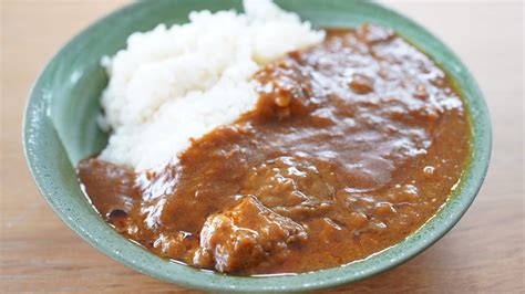 無印良品の「牛ばら肉の大盛りカレー」は大容量でお肉ゴロゴロ！食べ応えがスゴイ！ただし辛さには要注意！