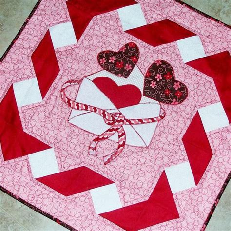 Valentine Quilt Patterns Fall In Love Quilt Patterns Quilts Heart Quilt