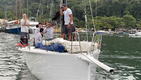 Inaê fica em terceiro na regata de abertura em Ubatuba