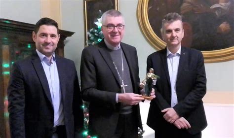 Coldiretti Consegnata Al Vescovo La Nuova Statuina Del Presepe La