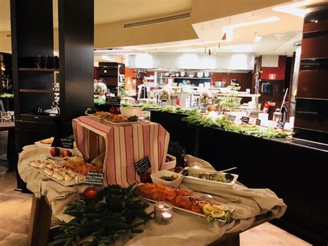 Julbord I Restaurang P Sheraton Stockholm Hotel Liniz Travel