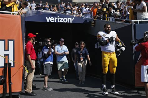 Steelers' Lineman And Afghan War Vet Alejandro Villanueva Now Has The Highest-Selling Jersey In ...