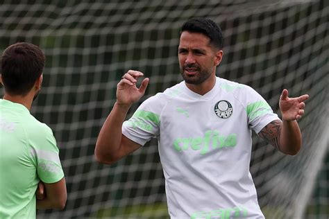 Palmeiras Treina Mais Uma Vez Sem Luan E Piquerez