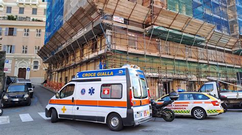 Genova incidente sul lavoro in via Casaregis ferito un artigiano è