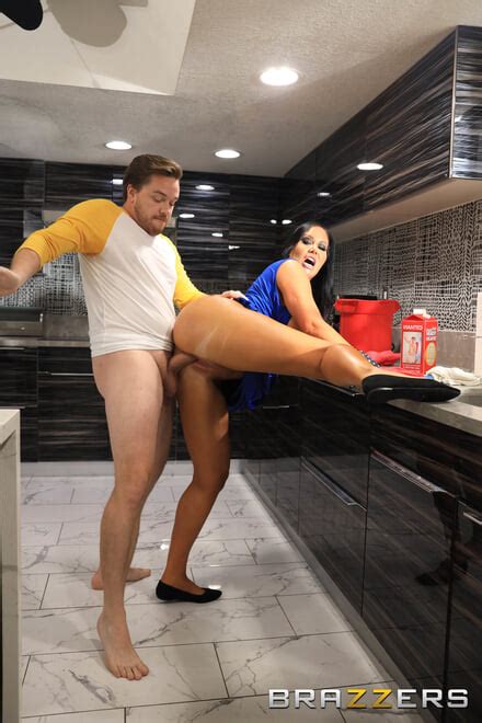 Hot Big Juggs Mom Sybil Stallone 33979cc8532d32091b47f88b2e8606fe Porn Pic