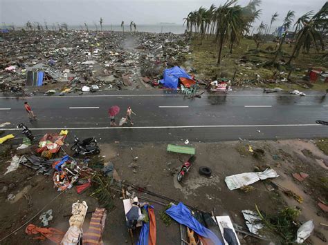 Powerful typhoon slams Philippines - CBS News