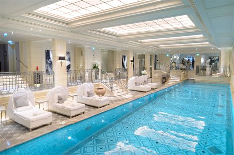 A Guide to Paris' Palace Hotels (Plus Cheaper Options) (2020) | Oyster