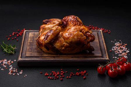 Frango Assado Inteiro Delicioso E Crocante Legumes Sal E