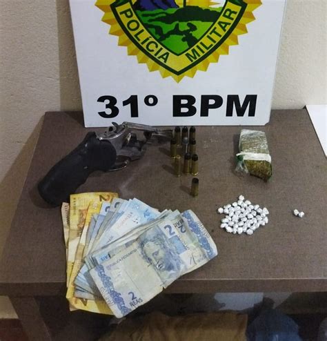 Palotina Pm Estoura Ponto De Tr Fico Apreende Arma Drogas E Um Homem