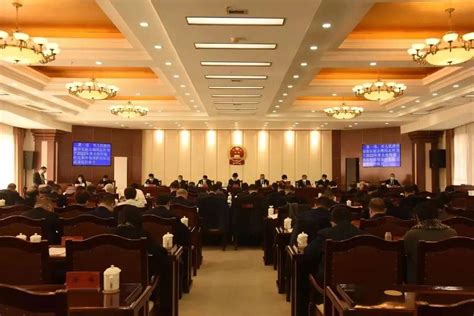 市八届人大常委会第七次会议举行赤峰市人员孙艾