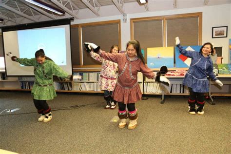 Experiencing Iñupiaq Culture — Iḷisaġvik College