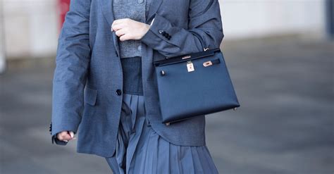 gray outfit ideas     gloomy