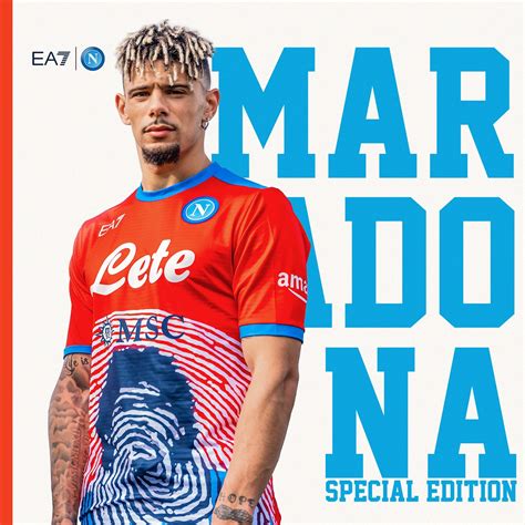 Napoli presentó una nueva camiseta que rinde homenaje a Diego Maradona