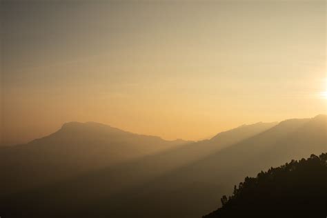 First Light Poombarai Sunrise Over The Mountains Of Poomb Flickr