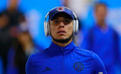 Liga MX Carlos Salcedo saldría de Cruz Azul al anticipar su contrato