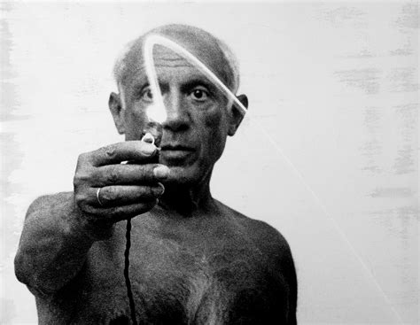 Pablo Picasso Draws With Light: The Story Behind an Iconic Photo