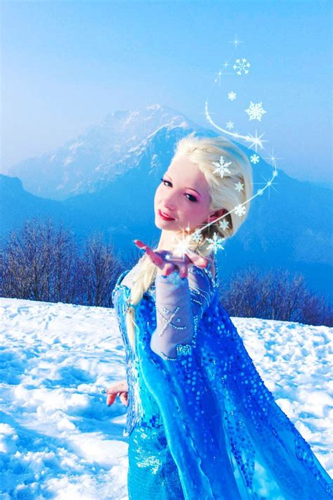 snow magic elsa frozen  francescamisa  deviantart elsa cosplay