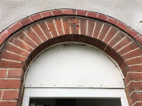 Easy to replace bricks within a brick Arch doorway lintel | DIYnot Forums