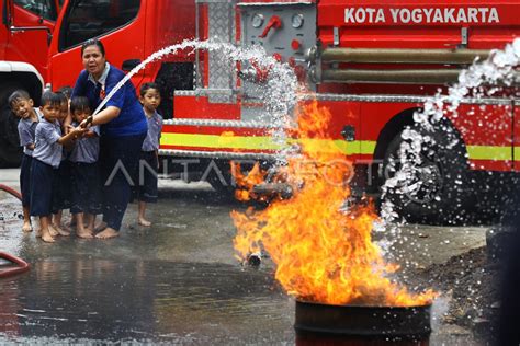 EDUKASI MITIGASI BENCANA KEBAKARAN ANTARA Foto