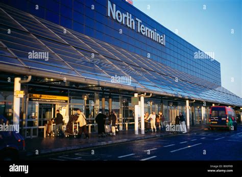 Gatwick Airport North Terminal Building Stock Photo - Alamy