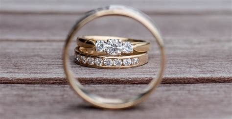 How To Choose The Perfect Engagement Ring Styles Settings And Budget