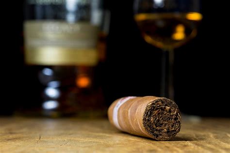 How To Pair Cigars With Whiskey Rum And More Wine Enthusiast