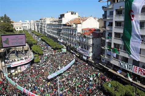 في الجمعة السادسة حراك الشارع الجزائري بالصور