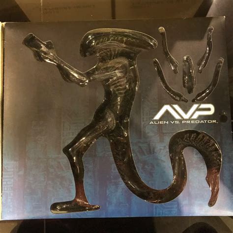 Hot Toys MMS AVP Alien VS Predator Grid Alien Collectible Figure Super Rare Hobbies