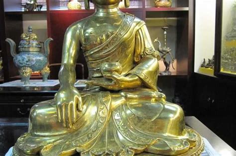 Tibet Buddhism Fane 100 Pure Bronze 24K Gold Lotus Ride Sakyamuni