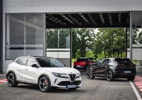 Alfa Romeo Junior Motorizzazioni Allestimenti Optional E Prezzi