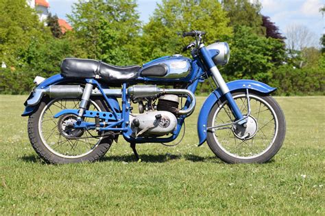 Monark Blue Arrow 2 cyl 2 takt 1954 på Bilweb Auctions